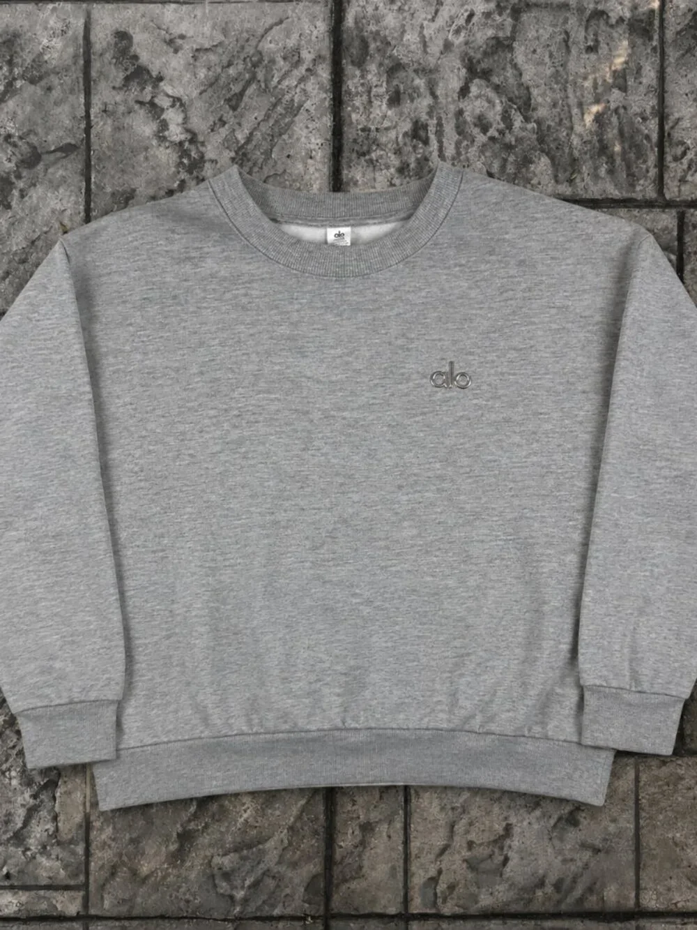 Alo Yoga Accolade Crew Neck Pullover Heather Gray